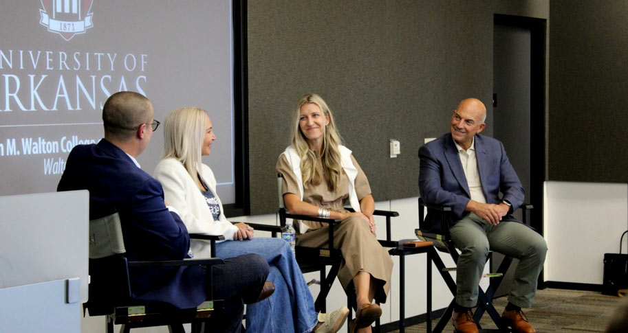 https://walton.uark.edu/graduate-programs/mba-masters-degree-program/blog/images/leading_through_difficult_conversations_913x485_72dpi.jpg