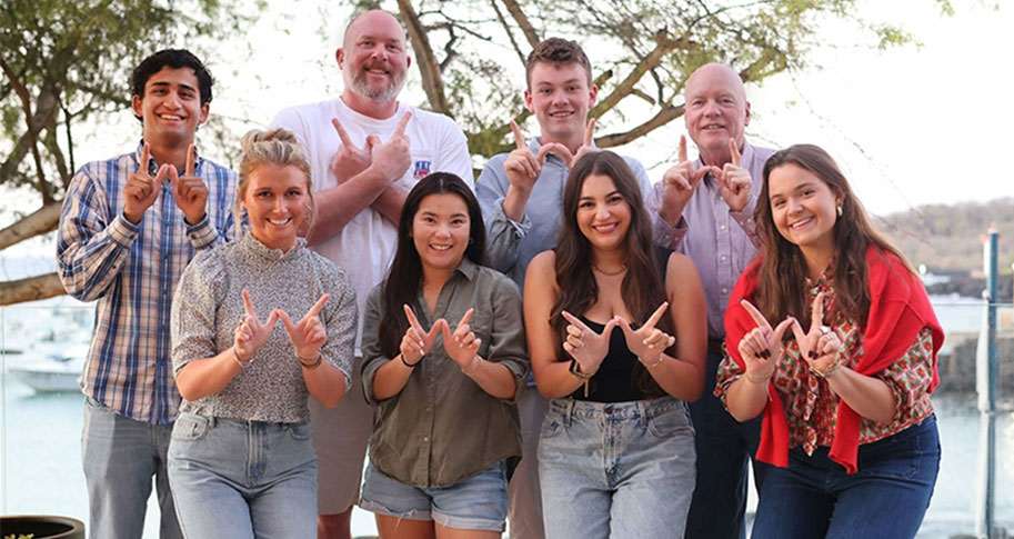 honors students in the Galápagos