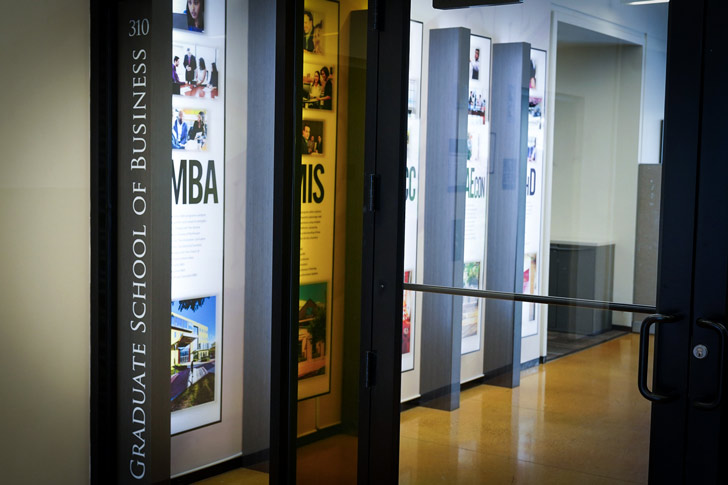 https://walton.uark.edu/news/posts/images/graduate_school_of_business_728x485_72dpi.jpg