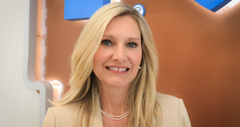 https://walton.uark.edu/news/posts/images/jennifer_molleston_913x485_72dpi.jpg