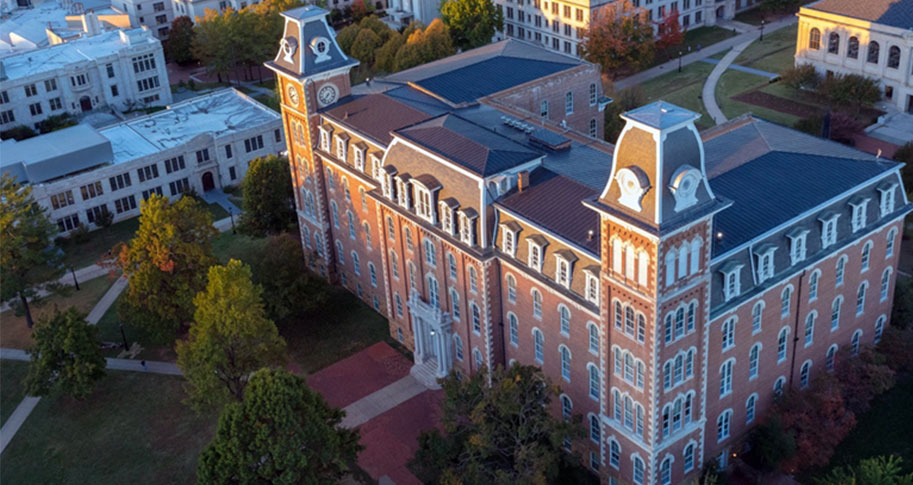 https://walton.uark.edu/news/posts/images/old_main.jpg